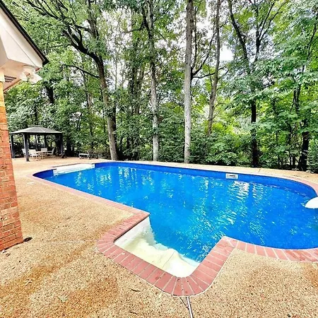 Peaceful & Elegant Sleeps 16 With Pool Near Mall